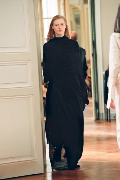 Look 16